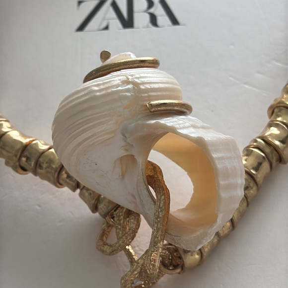 ZARA Shell Necklace - Picture 12 of 14
